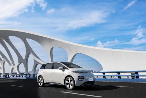 宝骏云朵 5座MPV空间翘楚，经济科技速达新体验